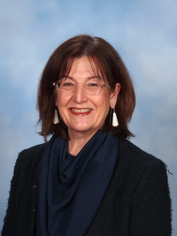Julia Lederwasch Staff Image